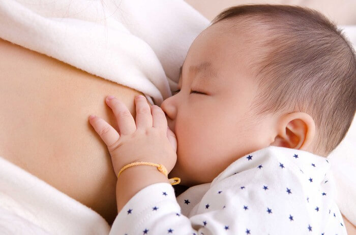 Vὶ sao mẹ bầu sau sinh lại dễ bị viêm họng